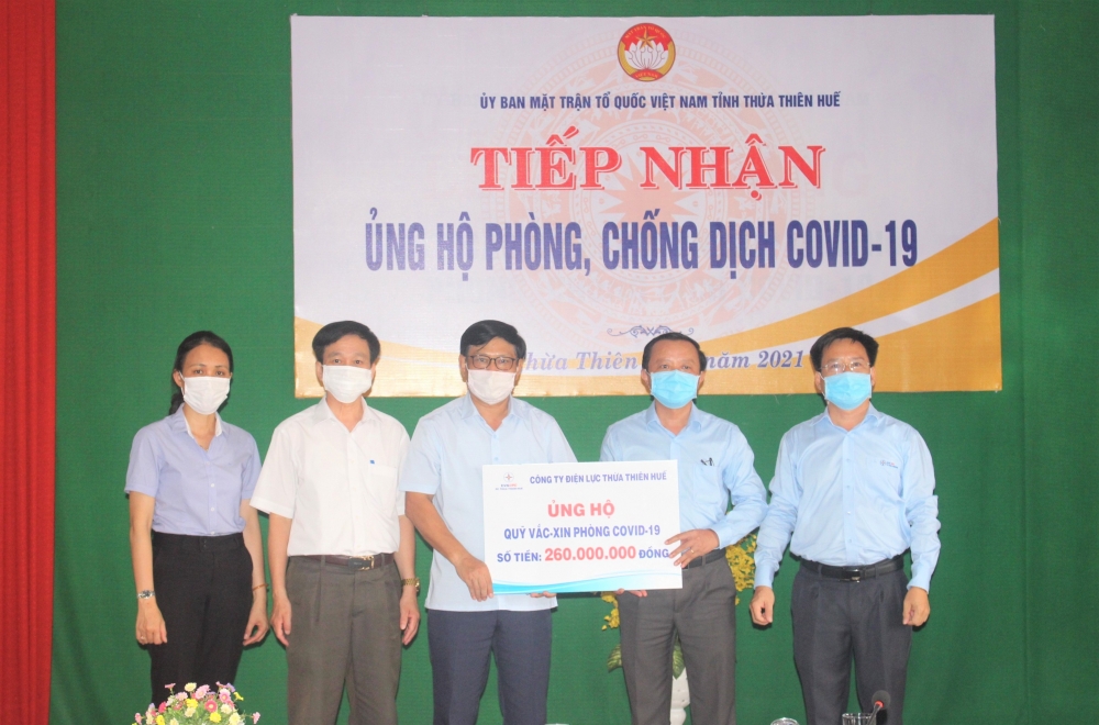 PC Thừa Thiên Huế: Ủng hộ 260 triệu đồng cho Quỹ vắc xin phòng chống dịch Covid-19