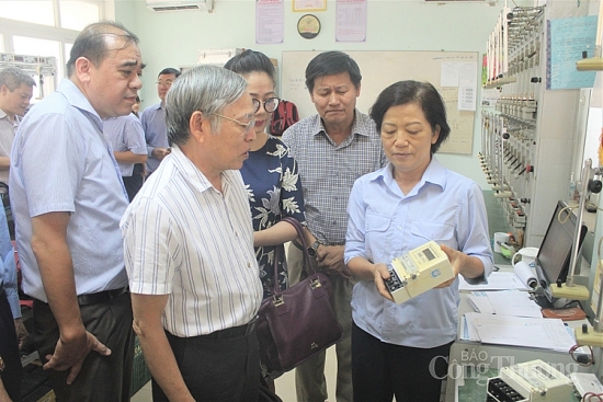 Ngành điện Thừa Thiên Huế giải quyết thỏa đáng kiến nghị của khách hàng