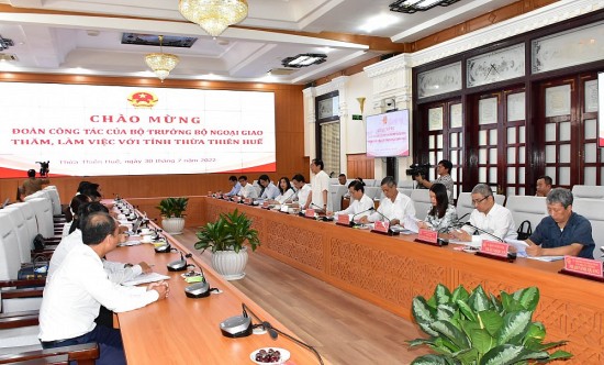 Thừa Thiên Huế đề nghị hỗ trợ phát triển cơ sở hạ tầng khu vực cửa khẩu, biên giới
