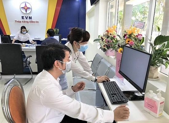 Ngành điện Thừa Thiên Huế: Đẩy mạnh công tác thanh toán tiền điện trực tuyến