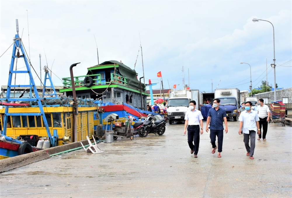 Thừa Thiên Huế: Hơn 20 ngôi nhà tốc mái, thủy điện điều tiết lũ