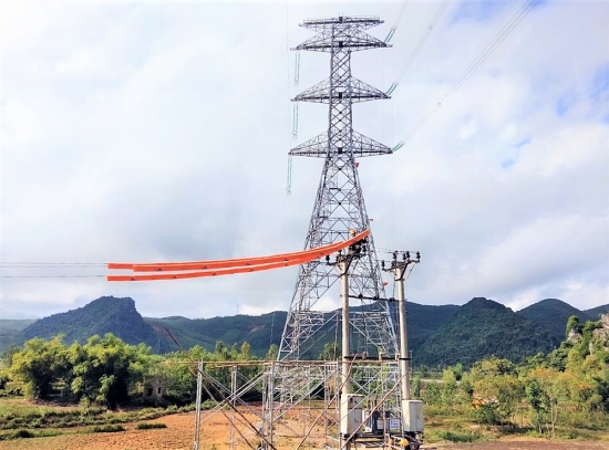 Ngành điện Quảng Bình: Đảm bảo nguồn điện thi công đường dây 500kV mạch 3