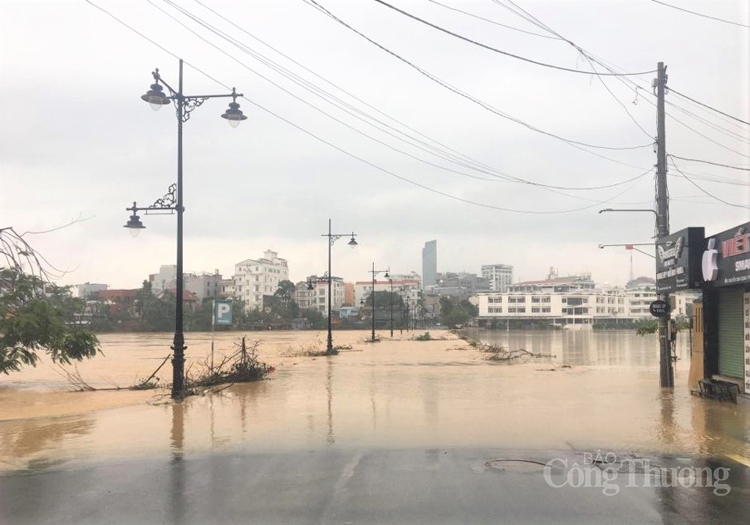 Thừa Thiên Huế, Quảng Nam: Điều tiết các hồ chứa để ứng phó mưa lũ