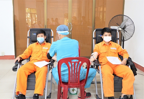 PC Quảng Bình: 130 cán bộ, công nhân viên hiếm máu tình nguyện