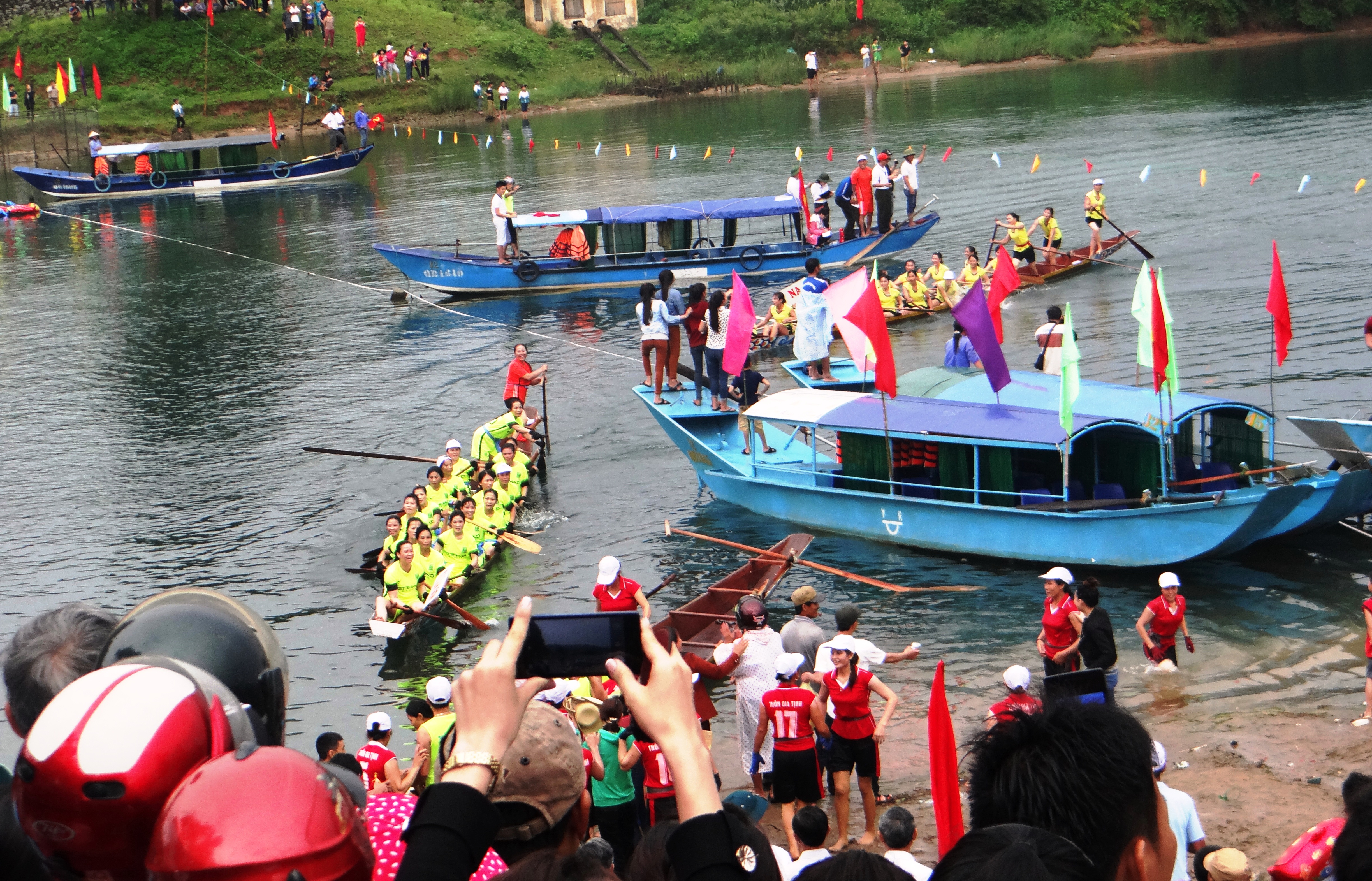 Quảng Bình: Hấp dẫn lễ hội cá trắm Phong Nha 2018