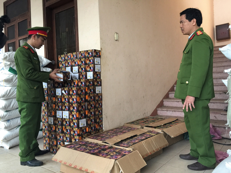 Quảng Bình - Quảng Trị: Lực lượng chức năng bắt hơn 500kg pháo lậu