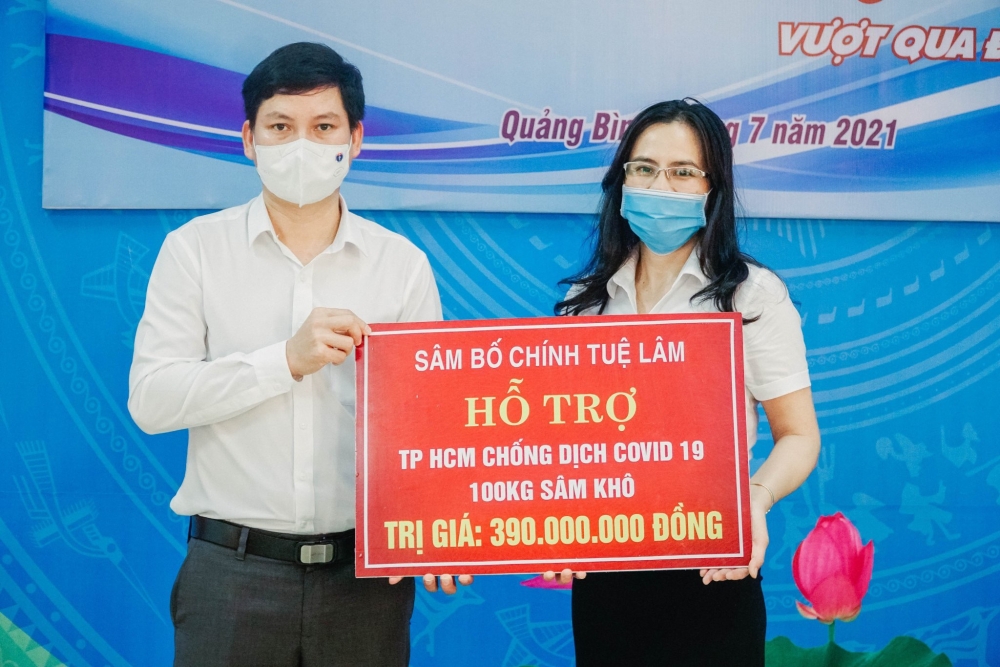 Công ty Tuệ Lâm gửi Sâm Bố Chính cho  đồng bào TP. Hồ Chí Minh chống dịch COVID-19