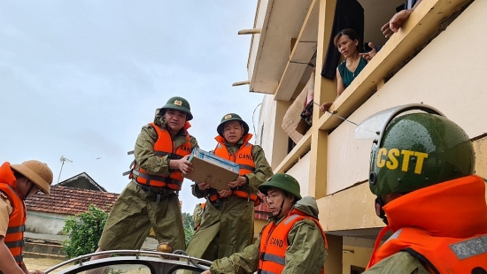 Lực lượng PCCC&CNCH Quảng Bình sẵn sàng ứng cứu, hỗ trợ người dân vùng lũ