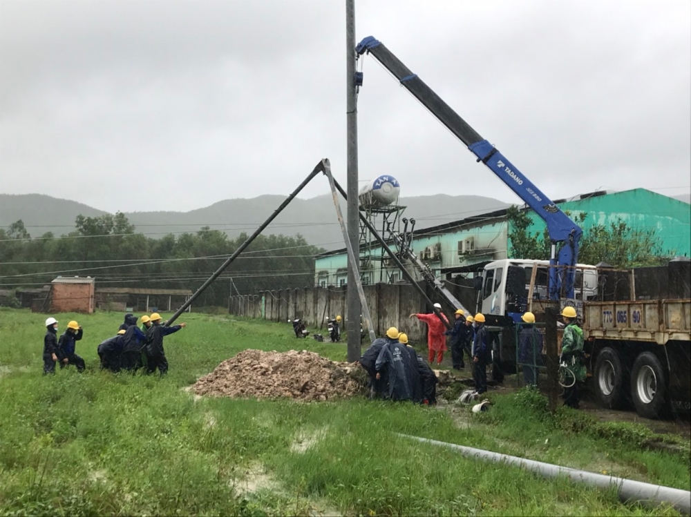 PC Bình Định: Khẩn trương khắc phục sự cố gãy cột điện tại huyện Vân Canh