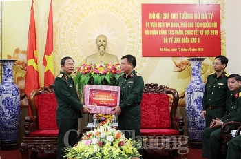 Phó Chủ tịch Quốc hội Đỗ Bá Tỵ thăm, chúc tết tại Đà Nẵng