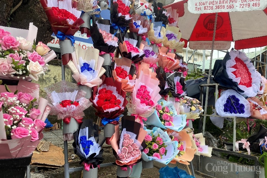 Đà Nẵng: Sôi động thị trường hoa tươi dịp Valentine
