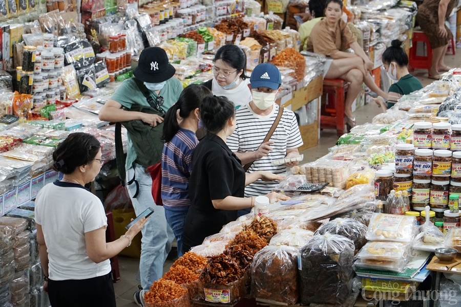 Đà Nẵng: Các cửa hàng, siêu thị đặc sản đông nghẹt khách du lịch