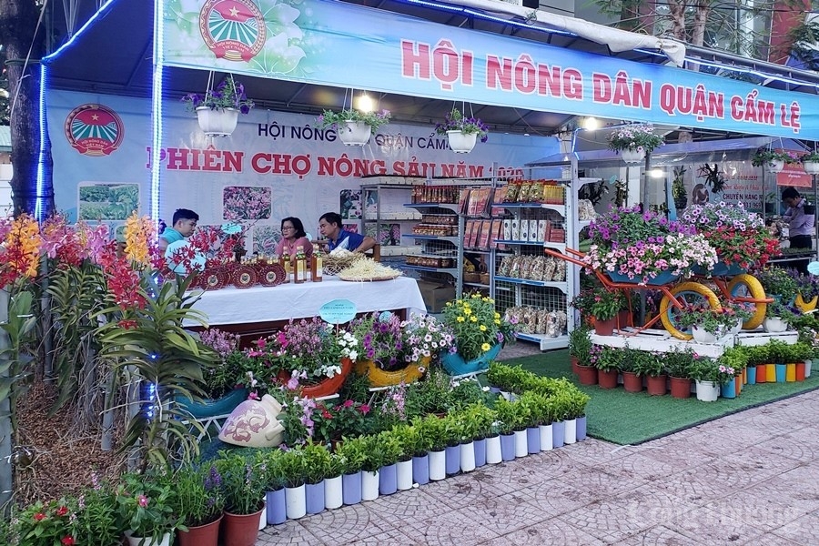Người tiêu dùng Đà Nẵng hào hứng với phiên chợ nông sản