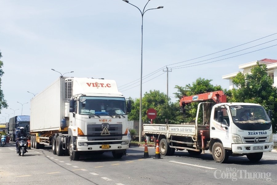 Lái xe đến từ vùng dịch chỉ được lưu trú tại Đà Nẵng trong 12 giờ, phải có kết quả âm tính với Covid-19