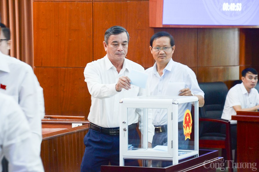 Bãi nhiệm chức danh Phó Chủ tịch Hội đồng nhân dân thành phố Đà Nẵng đối với ông Lê Minh Trung