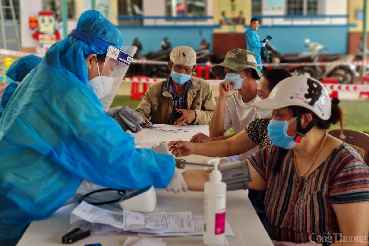 Hàng trăm bác sĩ, cán bộ y tế ở tỉnh Gia Lai nghỉ việc