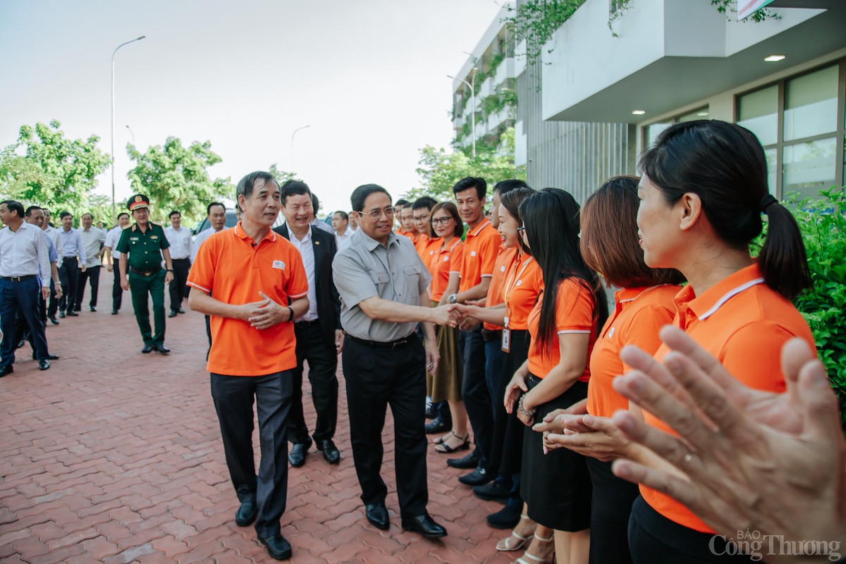 Thủ tướng Phạm Minh Chính thăm một số dự án, nhà máy tại thành phố Đà Nẵng