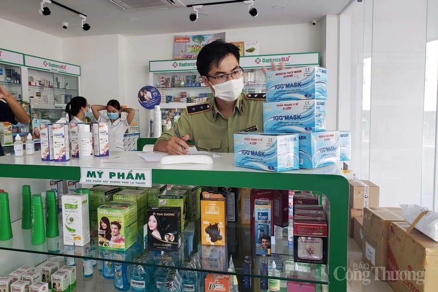 Đà Nẵng: Báo động tình trạng người dân mua khẩu trang không rõ nguồn gốc bán kiếm lời
