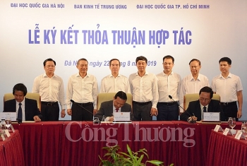 Ban Kinh tế Trung ương ký hợp tác với Đại học Quốc gia Hà Nội và Đại học Quốc gia TP. Hồ Chí Minh