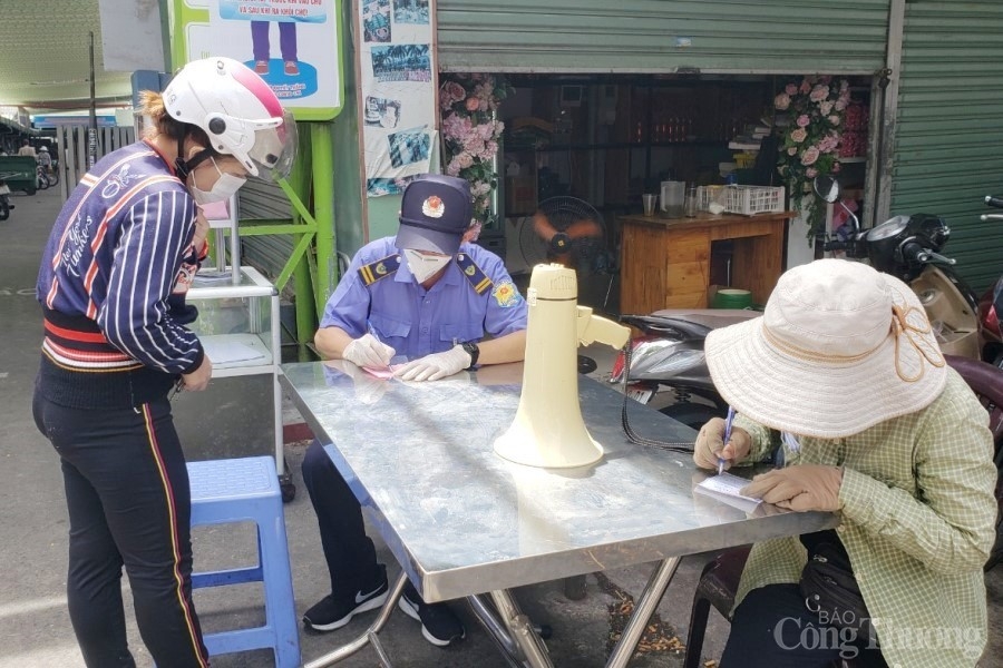 Đà Nẵng: Người dân, tiểu thương ủng hộ việc sử dụng “thẻ vào chợ”