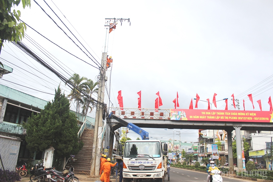 PC Gia Lai nâng cấp lưới điện TP. Pleiku đảm bảo an toàn điện mùa mưa bão