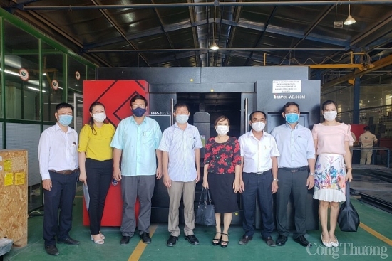 Đà Nẵng: Bàn giao máy móc thiết bị cho doanh nghiệp