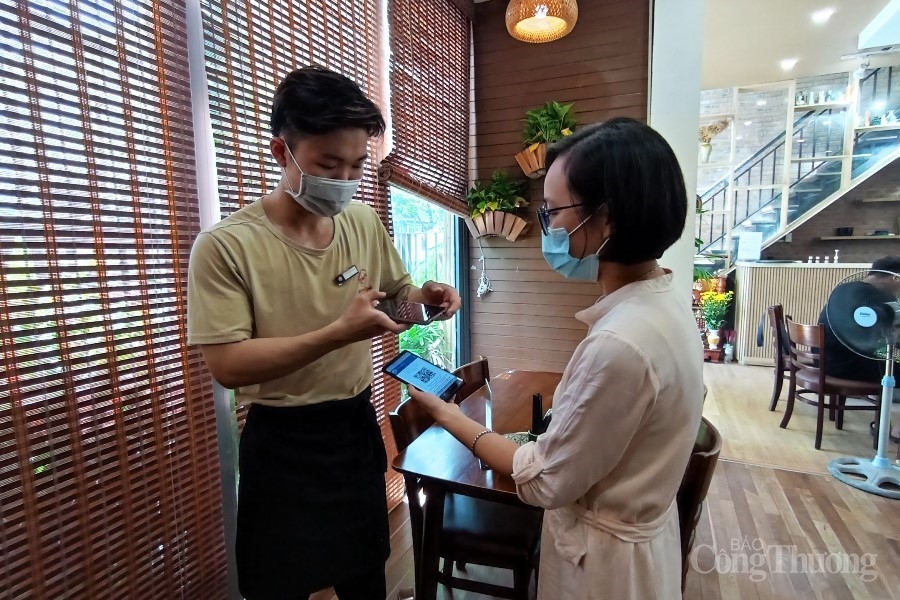 Đà Nẵng: Tăng cường kiểm soát, xử lý nghiêm vi phạm phòng chống dịch tại các cơ sở kinh doanh ăn uống