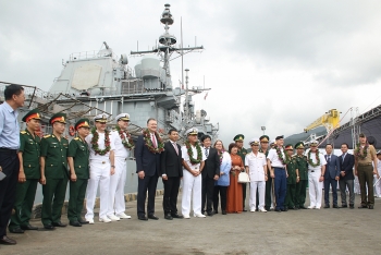 Hải quân Hoa Kỳ thăm và giao lưu tại Đà Nẵng