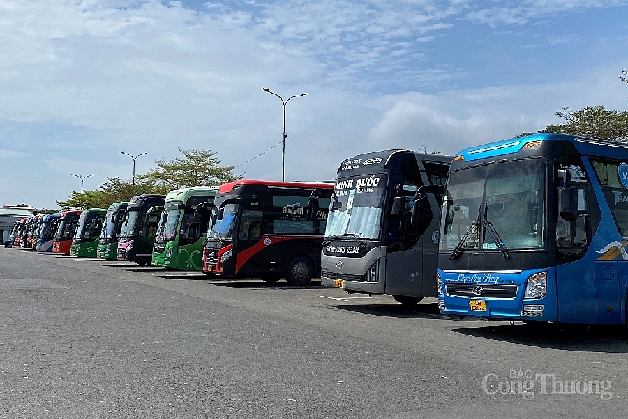 Đà Nẵng: Doanh nghiệp vận tải hành khách khốn đốn vì khó khăn kép