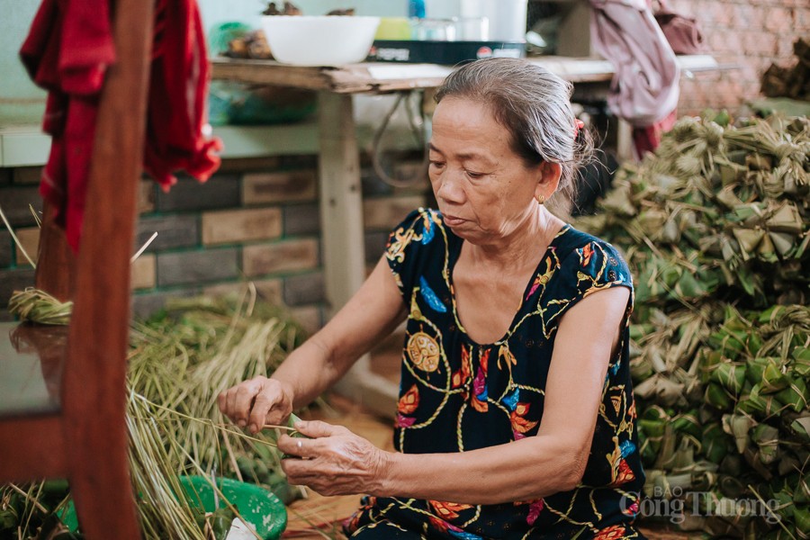 Quảng Nam: Làng bánh ú tro tất bật dịp Tết Đoan Ngọ