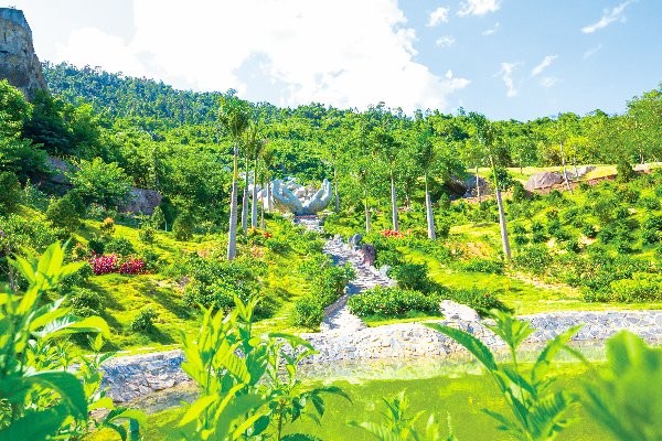 Đà Nẵng: Khám phá khu rừng tình yêu tại khu du lịch Núi Thần Tài