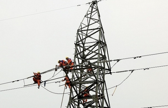 Điện lực miền Bắc tăng cường an toàn lưới điện trước mùa mưa bão