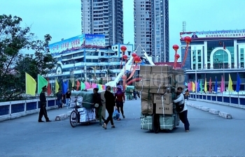 Xuất nhập khẩu qua Lào Cai chú trọng phương thức chính ngạch