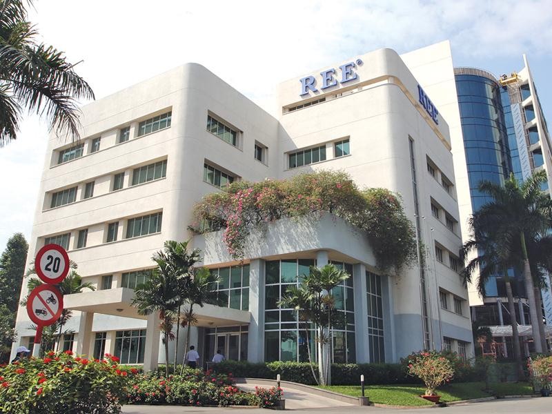 Công ty Cổ phần Cơ điện lạnh (REE) nói gì về việc chuyển nhượng “chui” hơn 265 triệu cổ phiếu?