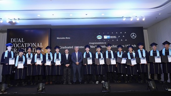 Mercedes-Benz Việt Nam phối hợp với trường Cao đẳng LILAMA2 đào tạo nghề cho kỹ thuật viên