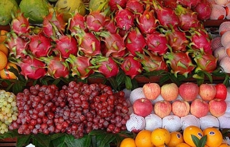 Thị trường mùng 4 Tết: Giá rau vẫn ở mức cao, trái cây tăng giá nhẹ