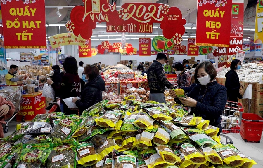 Người dân mua sắm tại siêu thị Big C Thăng Long, Hà Nội. (nguồn TTXVN)