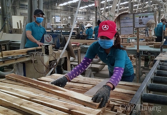 Việt Nam là thị trường cung cấp đồ nội thất bằng gỗ lớn thứ 4 cho Canada