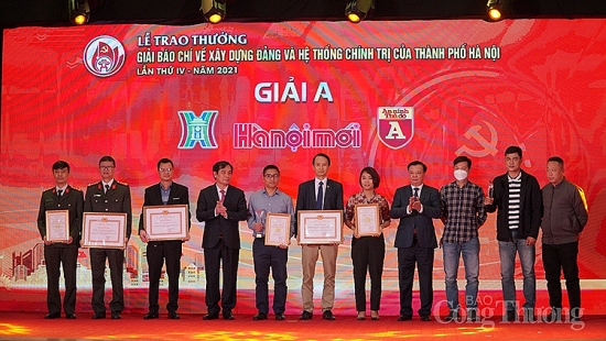 Hà Nội: Trao 2 giải thưởng báo chí của thành phố