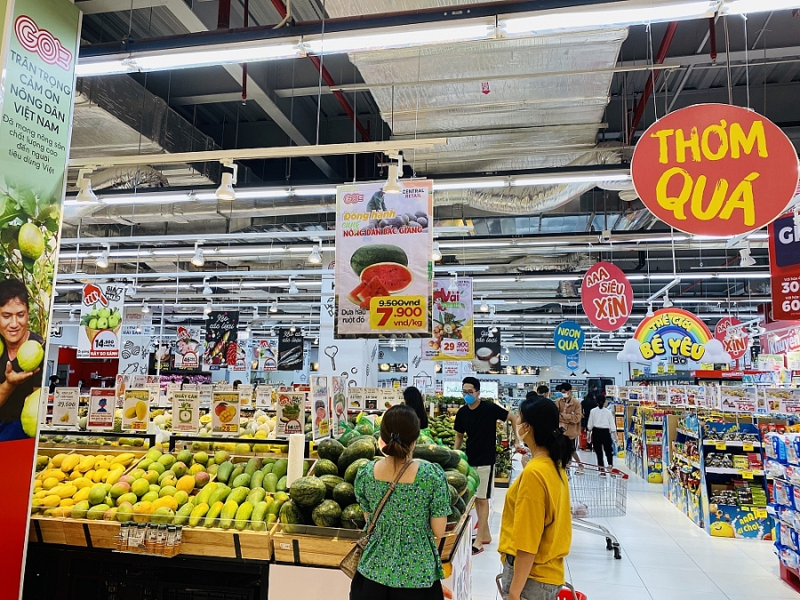 Người tiêu dùng ủng hộ mua dưa hấu của Bắc Giang tại Đại siêu thị GO! Thái Nguyên