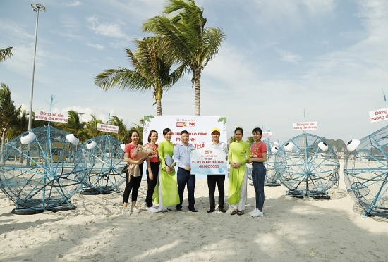 Mang mô hình “Cá voi ăn rác thải nhựa” đến các bãi biển Việt Nam