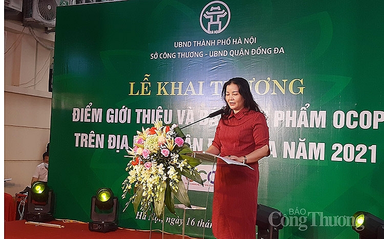 Bà Trần Thị Phương Lan- quyền Giám đốc Sở Công Thương Hà Nội phát biểu tại lễ khai trương