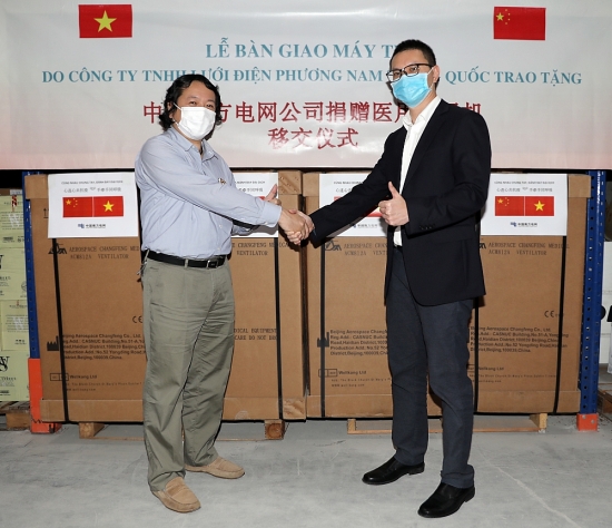 Công ty TNHH Quốc tế Lưới điện Phương Nam trao tặng 60 chiếc máy thở hỗ trợ Việt Nam chống dịch Covid-19