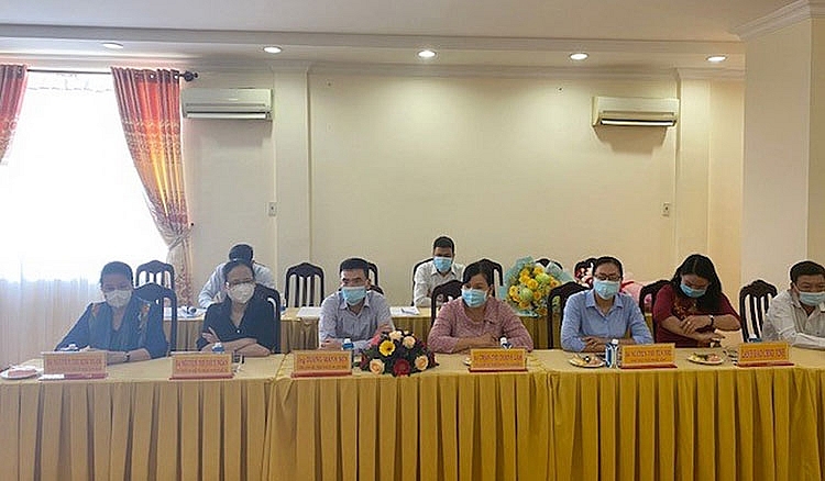 Chủ tịch Quốc hội Nguyễn Thị Kim Ngân tham dự lễ trao quà Tết tại tỉnh Bến Tre