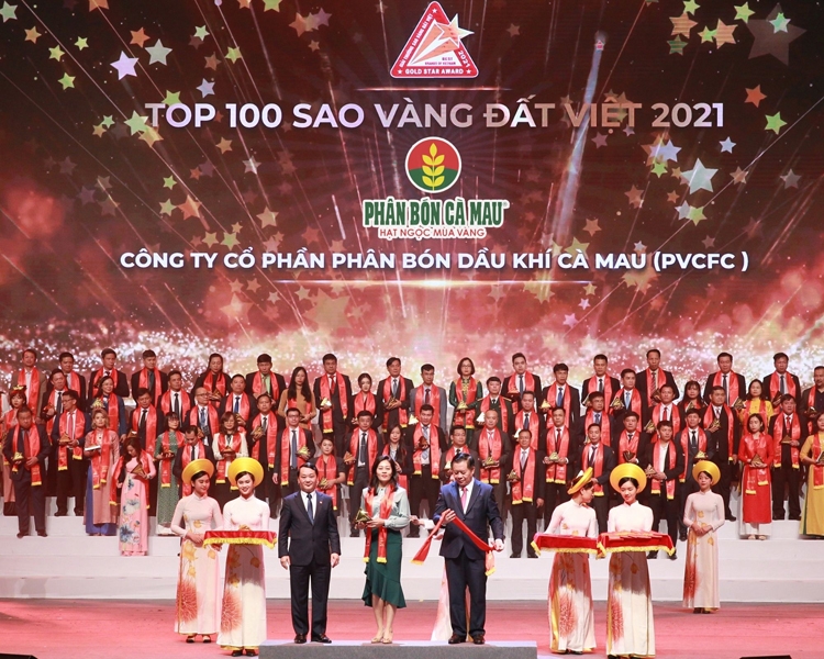 Phân bón Cà Mau lần thứ tư nhận giải thưởng uy tín Sao Vàng đất Việt