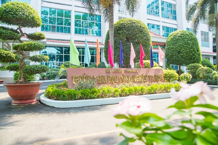Đại học Công nghiệp TP. Hồ Chí Minh có thêm 04 chương trình đào tạo đạt chuẩn AUN-QA