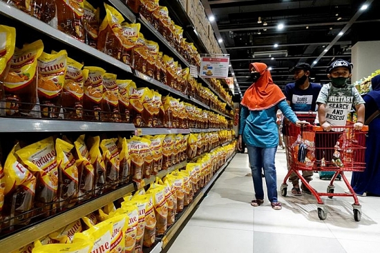 Indonesia cấm xuất khẩu dầu ăn