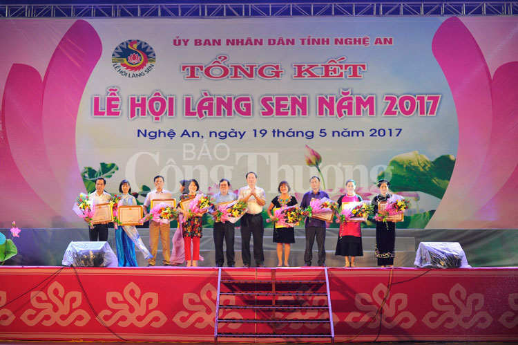 Tổng kết Lễ hội Làng Sen năm 2017