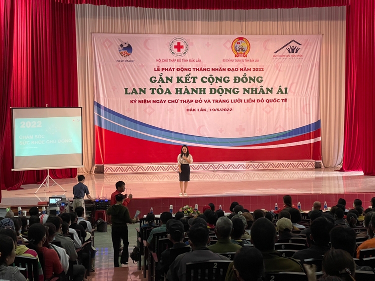 Quỹ Chăm sóc sức khỏe gia đình Việt Nam đồng hành cùng Tháng nhân đạo