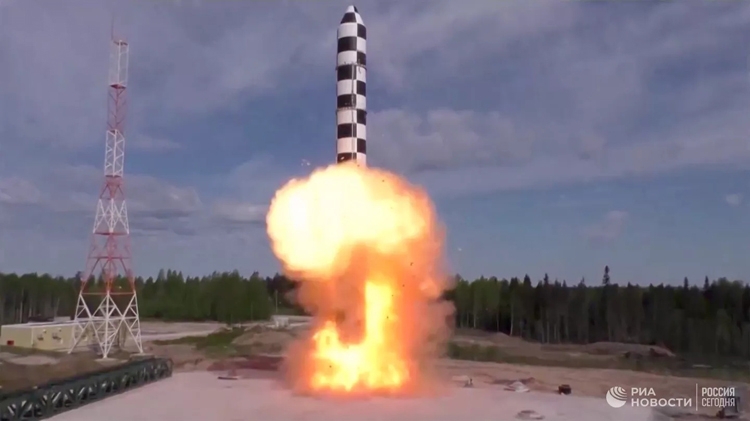 Tên lửa Sarmat có thể bay qua Bắc Cực và Nam Cực để diệt mục tiêu
